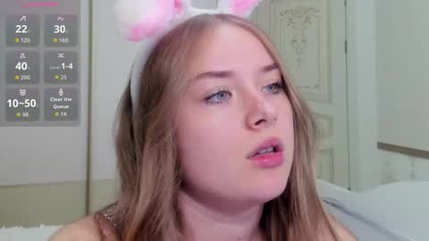 Vanessa online show from December 18, 2025, 7:03 am