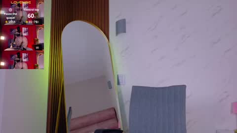 Snapshot of sunny_river chatting on April 17, 2026, 12:08 pm Sunny River online show from April 17, 2026, 12:08 pm