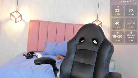  S U N N Y online show from February 12, 2025, 7:35 pm