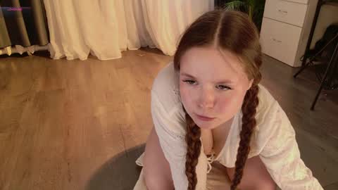 Snapshot of sunnyrisha chatting on May 26, 2026, 5:25 am Risha online show from May 26, 2026, 5:25 am