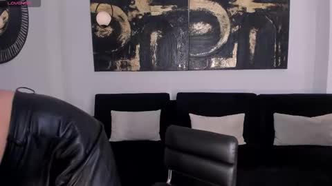 Sunny Rivers online show from November 28, 2025, 4:42 pm