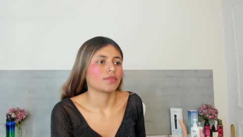 sunnywhitee online show from April 14, 2026, 7:20 pm