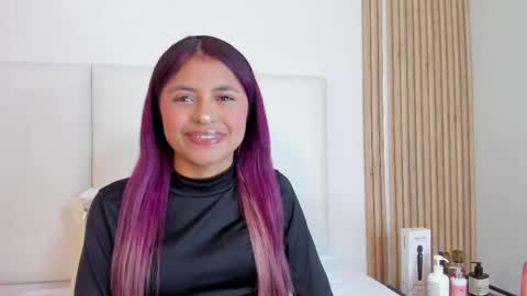 sunnywhitee online show from May 14, 2026, 7:42 pm