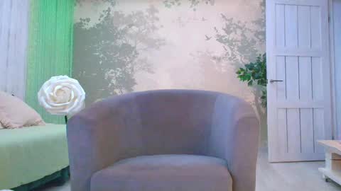 Eva  online show from April 14, 2026, 1:28 pm