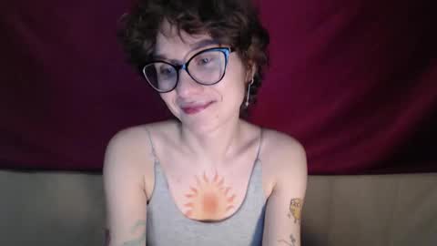 Snapshot of sunshinehella chatting on October 17, 2025, 2:52 pm Hella online show from October 17, 2025, 2:52 pm