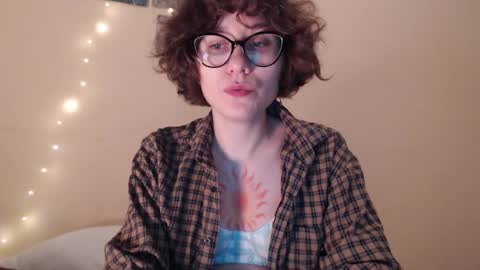 Snapshot of sunshinehella chatting on February 7, 2026, 4:00 pm Hella online show from February 7, 2026, 4:00 pm