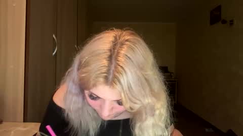 sunshinyflash online show from November 29, 2025, 6:11 pm