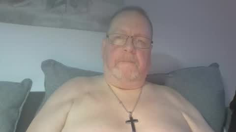 Snapshot of sunspotbaby chatting on November 3, 2025, 11:37 pm Sunspotbaby online show from November 3, 2025, 11:37 pm