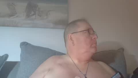 Snapshot of sunspotbaby chatting on November 7, 2025, 5:18 am Sunspotbaby online show from November 7, 2025, 5:18 am