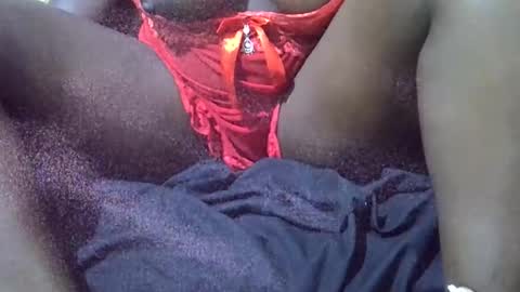 Snapshot of suoergila chatting on November 4, 2025, 11:48 pm Liz online show from November 4, 2025, 11:48 pm