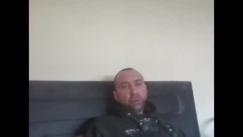 super42835015 online show from April 5, 2026, 2:47 pm