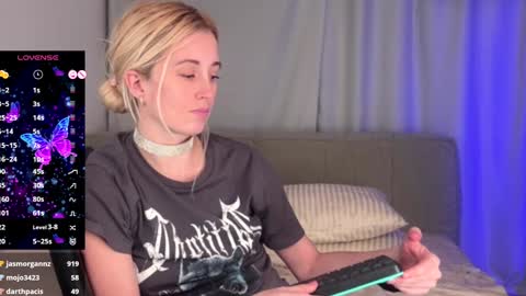 Snapshot of super_peach_stream chatting on December 8, 2024, 8:47 pm ANNApvt open full info in bio online show from December 8, 2024, 8:47 pm