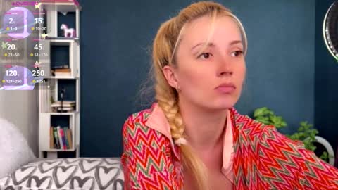 Snapshot of super_peach_stream chatting on September 19, 2025, 12:17 pm ANNApvt open full info in bio online show from September 19, 2025, 12:17 pm