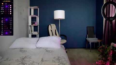 ANNApvt open full info in bio online show from December 16, 2025, 11:59 am