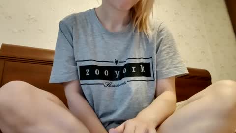 Snapshot of supereasyx chatting on January 20, 2025, 7:04 am Annie online show from January 20, 2025, 7:04 am