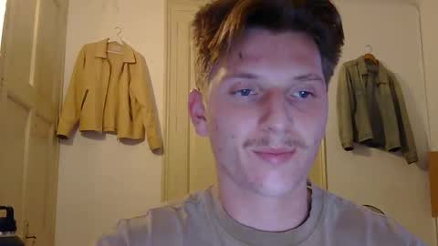 Ctrl My Body online show from November 30, 2025, 4:22 pm