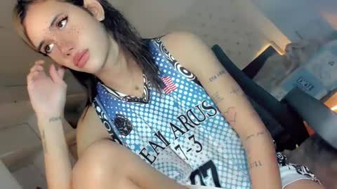 Snapshot of superhotbabe1 chatting on December 2, 2024, 1:02 pm Erica Help me to reach my goal Superhotbabe1 online show from December 2, 2024, 1:02 pm