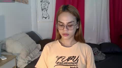 Snapshot of superhotvaleria chatting on September 15, 2025, 7:30 am Im val online show from September 15, 2025, 7:30 am