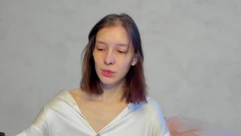 Una online show from February 8, 2026, 4:05 am