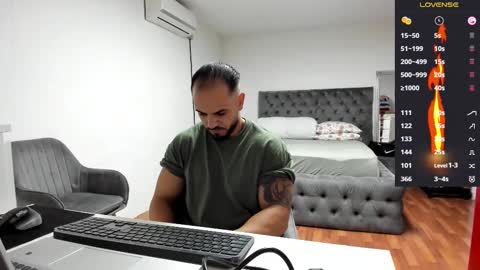 Snapshot of supermanboyxxl chatting on October 15, 2025, 5:51 am supermanboyxxl online show from October 15, 2025, 5:51 am