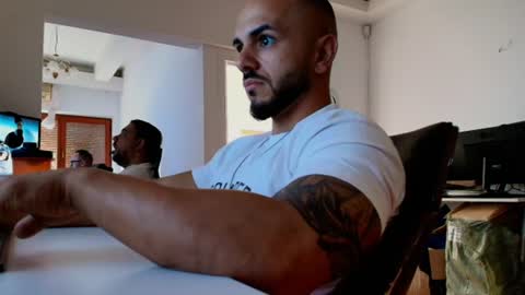 supermanboyxxl online show from August 7, 2026, 5:53 am