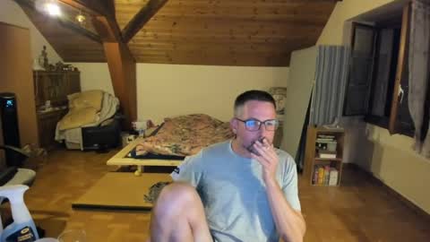Snapshot of supersquirrel81 chatting on August 1, 2026, 10:52 pm supersquirrel81 online show from August 1, 2026, 10:52 pm