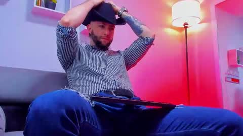 supreme_alpha_ online show from November 18, 2025, 3:34 am