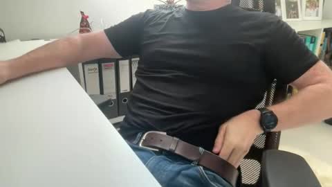 surfstar81 online show from October 30, 2025, 9:00 am