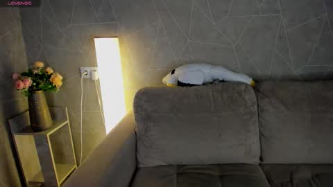 Annie online show from September 29, 2025, 12:05 am