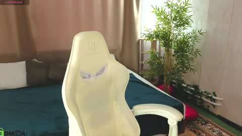 Annie online show from May 20, 2026, 1:56 am