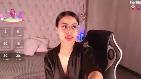 Snapshot of susan_voltaire chatting on June 18, 2026, 12:20 pm susan_voltaire online show from June 18, 2026, 12:20 pm