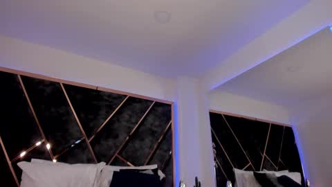 susanahenao online show from March 1, 2025, 9:59 pm