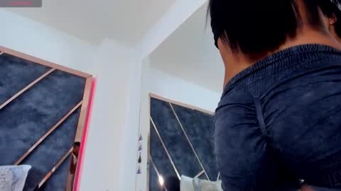 susanahenao online show from November 7, 2025, 6:41 pm