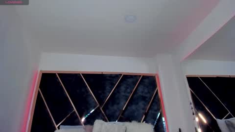 susanahenao online show from November 27, 2025, 6:43 pm