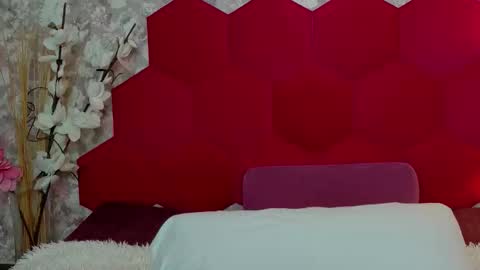 Susane Nori online show from April 8, 2026, 4:56 am