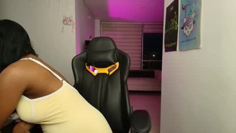 Snapshot of susanrhodes_ chatting on September 20, 2025, 10:27 am Susan Rhodes online show from September 20, 2025, 10:27 am