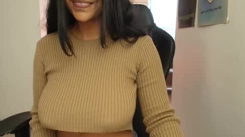 Snapshot of susanrhodes_ chatting on October 23, 2025, 10:58 am Susan Rhodes online show from October 23, 2025, 10:58 am