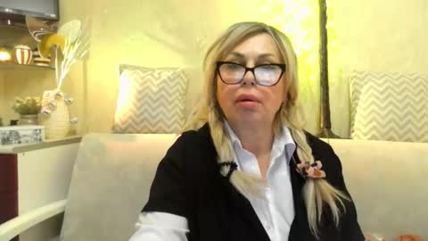 SusiexNoreen online show from February 6, 2026, 3:37 pm