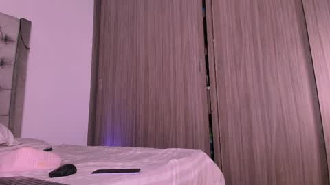 Andrea online show from April 21, 2026, 2:51 am