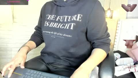   online show from April 9, 2026, 11:48 am