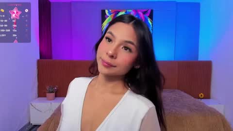 sussy_sweet4u online show from May 18, 2026, 10:54 am