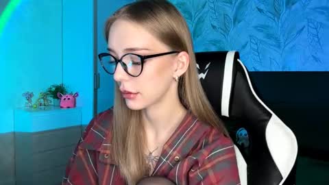 Jessica online show from November 23, 2025, 5:24 pm