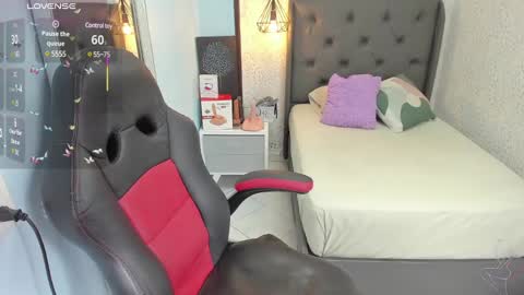 S U Z E T  online show from January 21, 2025, 7:50 pm