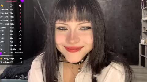 EmilySuonn online show from May 15, 2026, 5:47 am