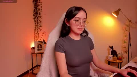 Snapshot of suzumi_ chatting on October 24, 2025, 7:16 am Jadde online show from October 24, 2025, 7:16 am