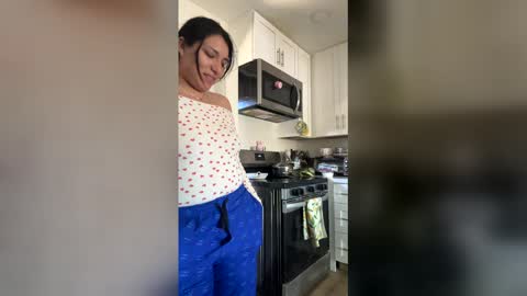 Suzy online show from March 12, 2026, 6:25 pm