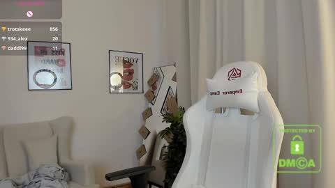 Suzy  next stream  Thursday Friday Saturday online show from February 12, 2025, 6:40 am