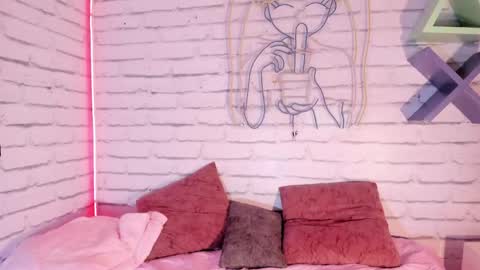 suzylee_ online show from June 7, 2026, 3:10 am