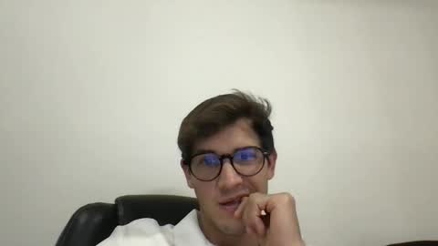 Snapshot of swboymx chatting on January 8, 2026, 12:35 am swboymx online show from January 8, 2026, 12:35 am