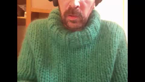 Snapshot of sweaterboy666 chatting on January 28, 2025, 10:34 am sweaterboy666 online show from January 28, 2025, 10:34 am